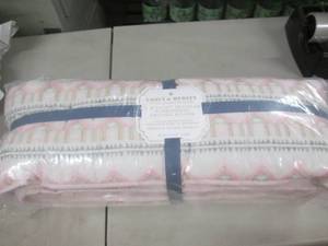 lot 258 image: Pottery Barn Sweet Traveler Embroid...