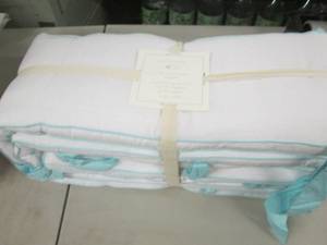 lot 268 image: Pottery Barb Linen Pop Bumper...