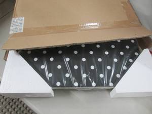 lot 318 image: 16 Inch Polka Dot Style Tile...