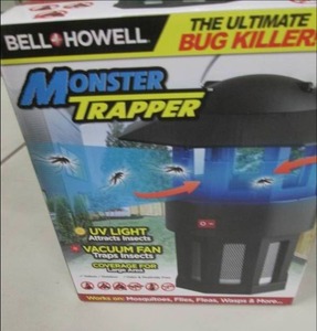 lot 343 image: Bell & Howell Monster Trapper Bug K...