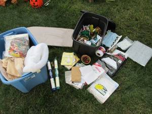 lot 452 image: CraftingSewing Lot (2) Plastic Tot...