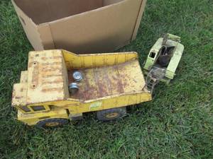lot 454 image: Vintage Tonka Truck & Tonka Draglin...