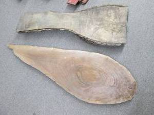 lot 32 image: (2) Wood Pieces 46X9X5, 51X16X...