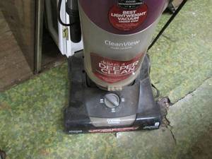 lot 107 image: Bissell Vacuum Cleaner ...