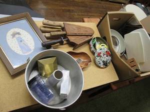 lot 129 image: Lot of Kitchen Items...