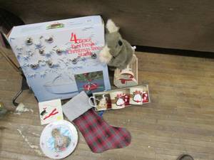 lot 153 image: 4 Brace Ever Fresh Tree Stand & Chr...