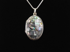 lot 31 image: .925 Sterling Silver Inlayed Abalone Locket Pendant Necklace