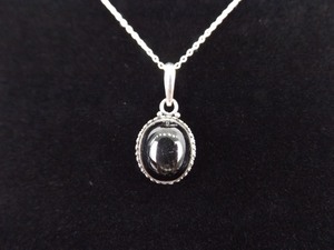 lot 34 image: .925 Sterling Silver Black Onyx Cabochon Pendant Necklace