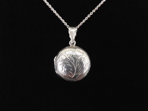 lot 39 image: .925 Sterling Silver Etched Locket Pendant Necklace