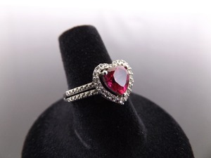 lot 58 image: .925 Sterling Silver Garnett Crystal Heart Ring Size 7