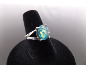lot 64 image: .925 Sterling Silver Blue Dichroic Opal Glass Cabochon Ring Size 7.25