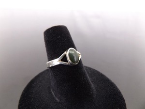 lot 70 image: .925 Sterling Silver Green Jasper Cabochon Ring Size 6