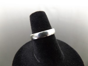 lot 82 image: .925 Sterling Silver Band Ring Size 6