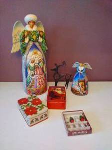 lot 60 image: Two Jim Shore Angels & More