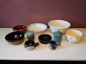 lot 42 image: Collection of Stoneware & Serving Pieces