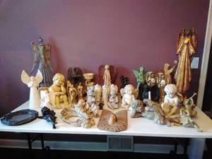 lot 50 image: Collection of Angel Dcor