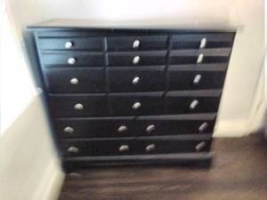lot 10 image: Five-Drawer Black Dresser