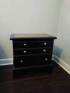 lot 12 image: Black Nightstand