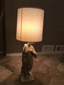 lot 113 image: Statue Lamp