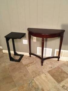 lot 121 image: Two Small Planter Tables