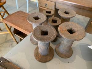lot 154 image: 6 Wheel Hubs Cast Iron 5 12 - 6 12