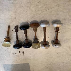 lot 22 image: Glass and Porcelain Door Knobs