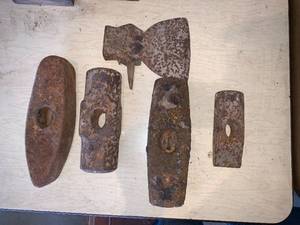 lot 34 image: Misc Hammer and Ax Heads