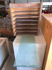 lot 46 image: 3 Glass Shelves 8 x 38 and 1 Organizer 9 14 x 18 x 16 12