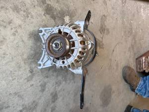 lot 50 image: 2004 - 2007 Ford F-150 Alternator (used 1 yearwork)