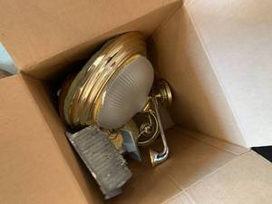 lot 62 image: Misc Lights and Fixtures