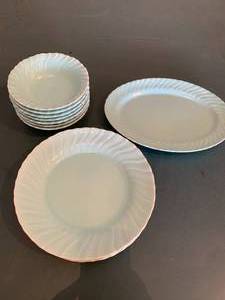 lot 181 image: Franciscan Green Dish Set