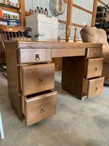 lot 189 image: 6 Drawer Wood Desk 18 x 24 x 30 Tall