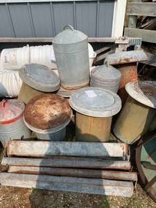 lot 137 image: 5 Chicken Water Dispensers and 6 Feeders