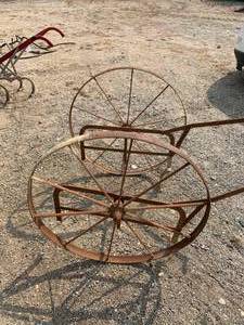 lot 149 image: Vintage Milk Can Caddy