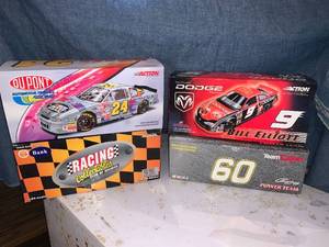 lot 55 image: 4 Nascar 124 Bill Elliot, Jeff Gordon Never Outside Of Box