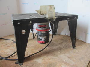 lot 29 image: Craftsman Router & Table