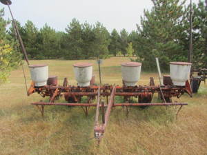 lot 2 image: Case 4 Row Corn Planter