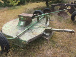 lot 6 image: John Deere Brush Cutter