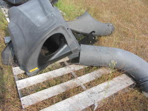 lot 14 image: Bagger System for Lawn Tractor