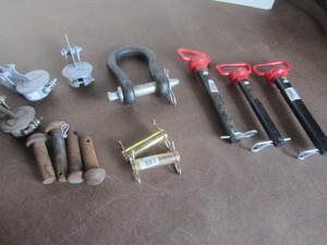 lot 87 image: Hitch Pins, Cylinder Pins