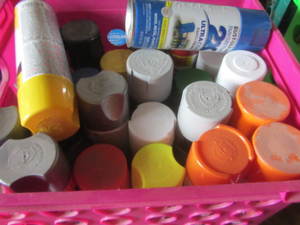 lot 142 image: Spray Cans