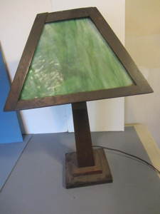 lot 203 image: Arts & Crafts Lamp