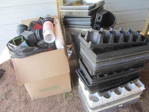lot 247 image: Starter Pots &Trays
