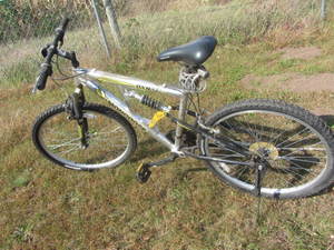 lot 258 image: Mongoose Bicycle