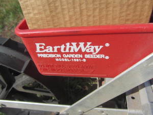 lot 260 image: Earthway Seeder