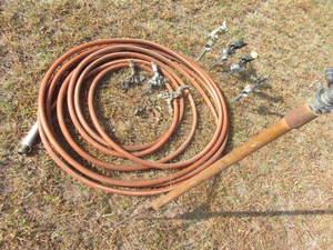 lot 239 image: Whirly Bird Sprinklers & Hose