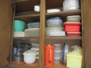 Tupperware and Rubbermaid plastic s...