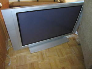 Zenith television, 42, powers up b...