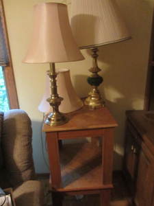 Two lamp tables 18x22x19H with t...