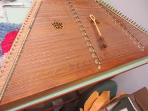 Dulcimer with hammers...